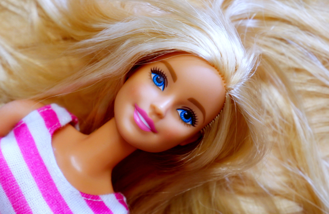 ¿Cómo se convirtió Barbie en la muñeca más famosa del mundo? / Shutterstock