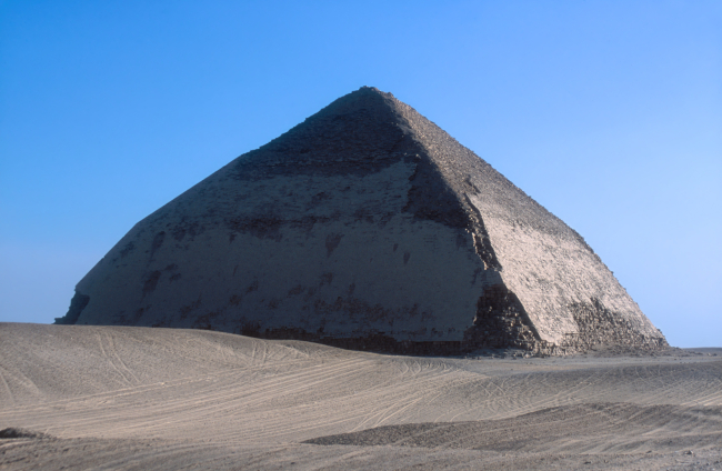 Piramide acodada
