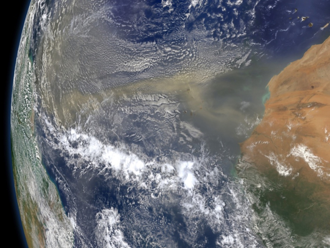 Polvo del Sahara rumbo a la cuenca del Amazonas (NASA 2014)