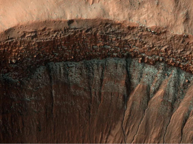 Nuevas imágenes de los cráteres helados de Marte