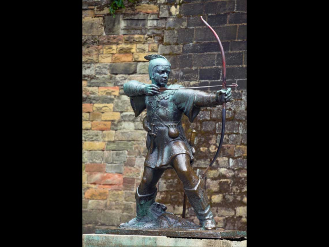 Estatua de Robin Hood en el castillo de Nottingham. Imagen: iStock Photo.