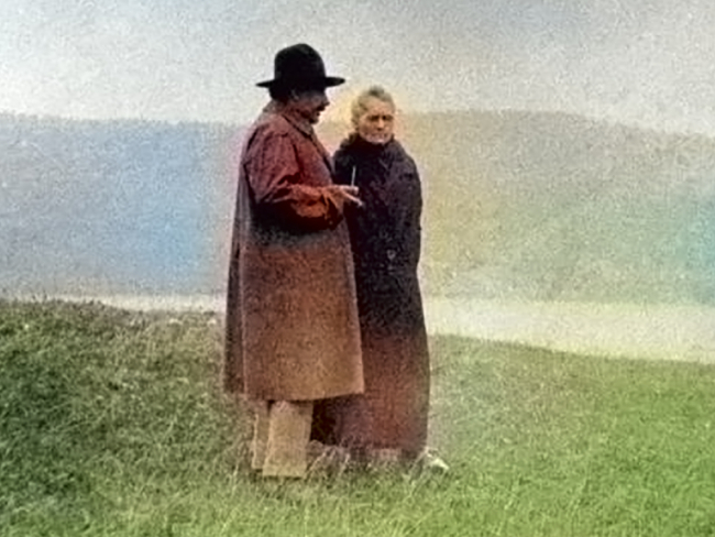 Albert Einstein y Marie Curie