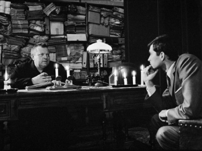 Anthony Hopkins y Orson Welles en la adaptación cinematográfica de la novela El proceso. Imagen: Wikicommons