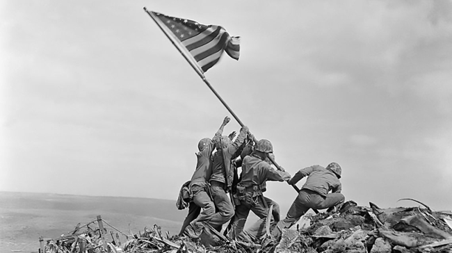 Alzando la bandera en Iwo Jima