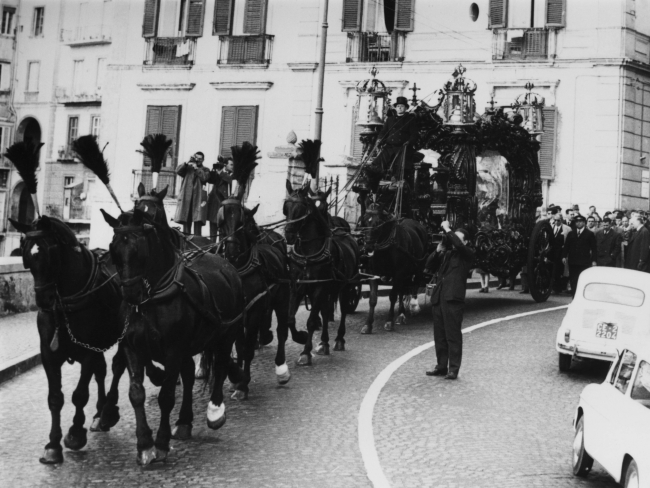 Funeral de Lucky Luciano en Nápoles. Imagen: Getty Images.
