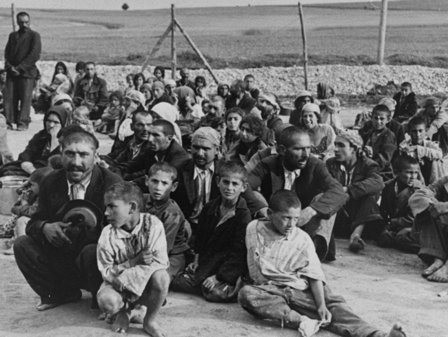 Prisioneros gitanos en el campo de concentración de Dachau. Imagen: Wikimedia Commons