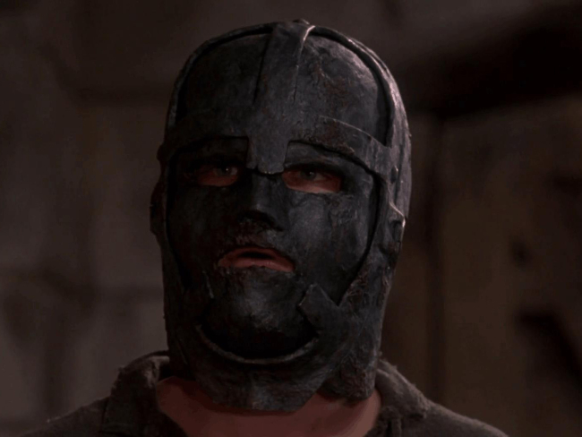Leonardo DiCaprio en 'El hombre de la máscara de hierro' (1998). Imagen: Filmaffinity,