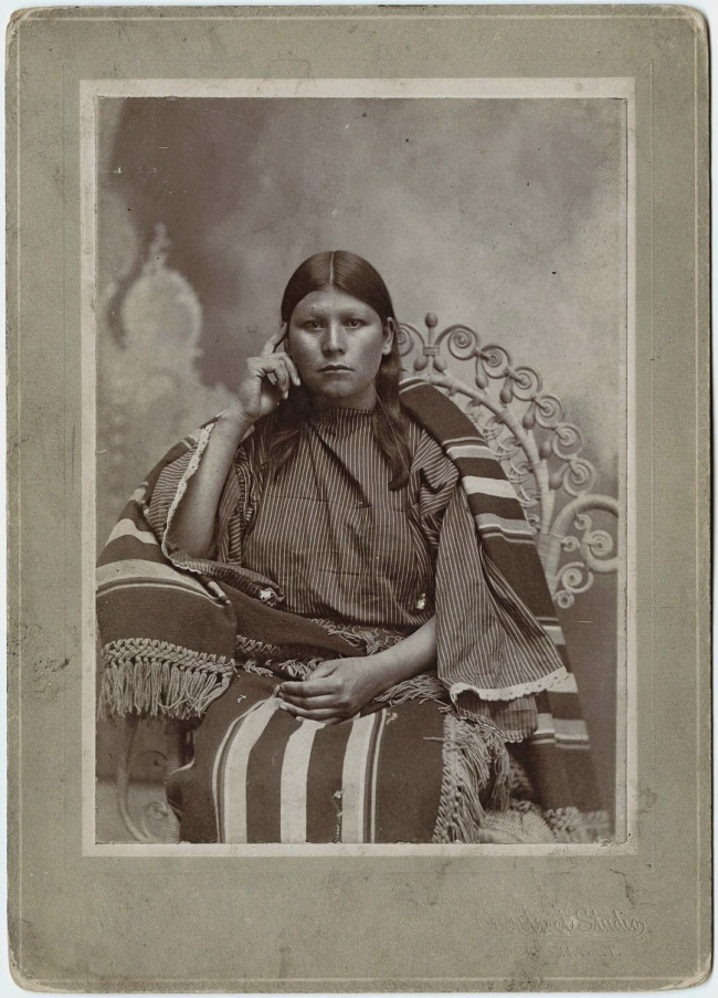 Mujer nativa americana kiowa